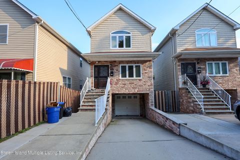 Photo of 174 Fingerboard Road, Staten Island, NY 10305 (MLS # 1164108)