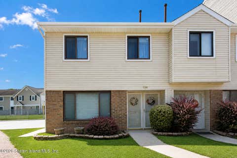 Townhouse For Sale - 126 Redwood Loop<br/> Staten Island, NY 10309