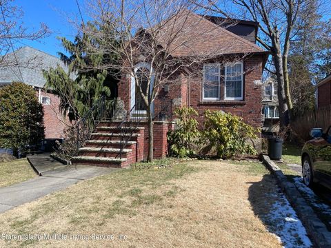 Photo of 645 Pelton Avenue, Staten Island, NY 10310 (MLS # 1160585)