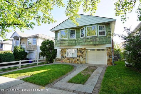 Photo of 106 Shiloh Street, Staten Island, NY 10314 (MLS # 1165358)