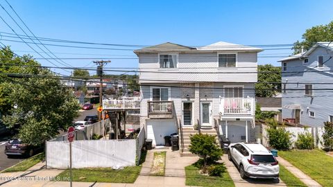 Photo of 1031 Father Capodanno Boulevard, Staten Island, NY 10306 (MLS # 2601202)