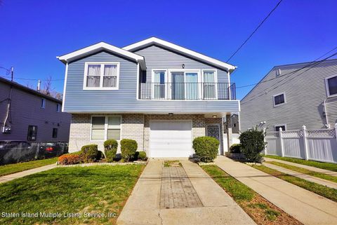 Photo of 39 Journeay Street, Staten Island, NY 10303 (MLS # 1158923)