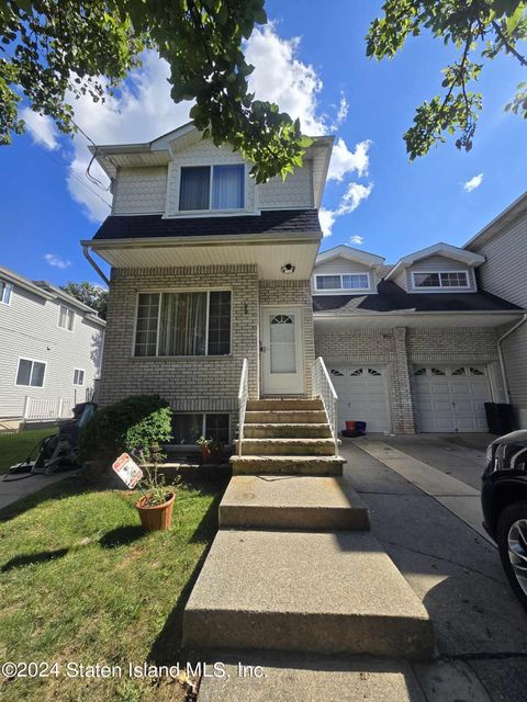 Photo of 204 Wirt Avenue, Staten Island, NY 10309 (MLS # 2404935)