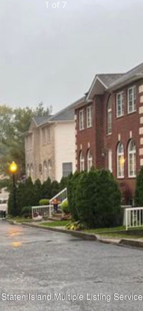 Photo of 29 Sapphire Court #1, Staten Island, NY 10307 (MLS # 1158846)