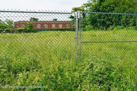 Unimproved Land in Staten Island NY 1816 Forest Avenue.jpg