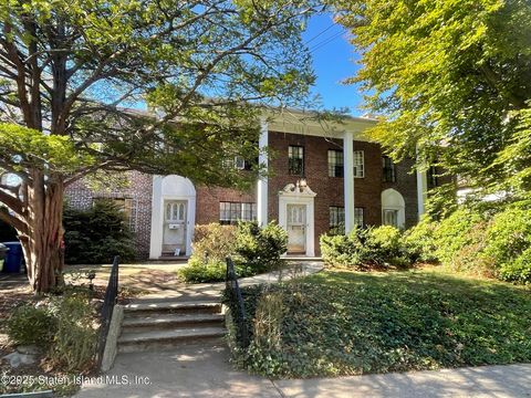 Photo of 5862 University Place, Staten Island, NY 10301 (MLS # 2506837)