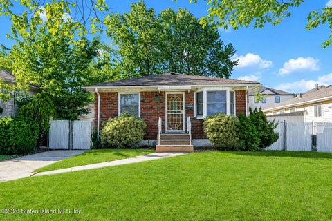 Homes For Sale - 826 Lamont Avenue<br/> Staten Island, NY 10309