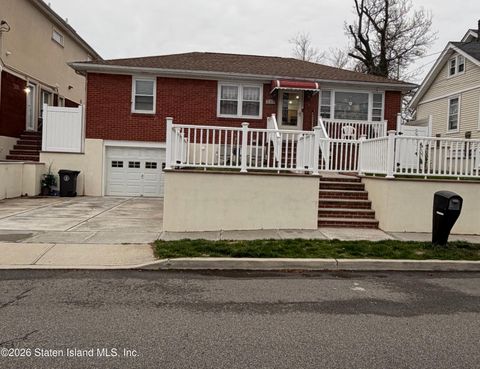 Photo of 117 David Street, Staten Island, NY 10308 (MLS # 2601787)