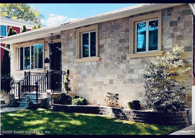 71 Eltinge Street, Staten Island, New York image 2