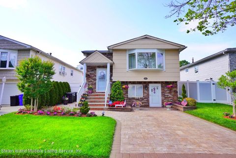 Photo of 53 Ashland Avenue E, Staten Island, NY 10312 (MLS # 1162546)