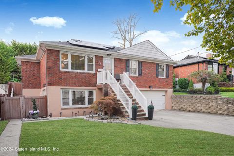 Photo of 169 Beverly Road, Staten Island, NY 10305 (MLS # 2405266)