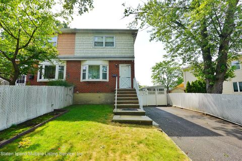 Photo of 124 Cannon Avenue, Staten Island, NY 10314 (MLS # 1164217)