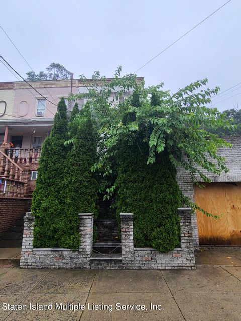 Photo of 776 Van Duzer Street, Staten Island, NY 10304 (MLS # 1163675)