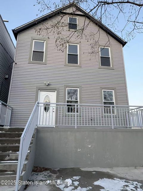 Photo of 73 Irving Place, Staten Island, NY 10304 (MLS # 2507159)