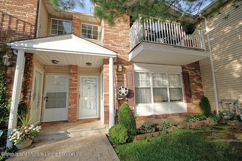 Photo of 57 Saturn Lane #57, Staten Island, NY 10314 (MLS # 1163800)