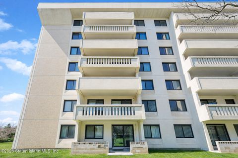 Photo of 5 Windham Loop #1d, Staten Island, NY 10314 (MLS # 2601610)