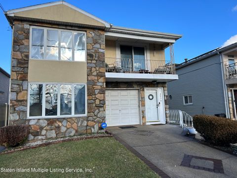 Photo of 3279 Victory Boulevard #1, Staten Island, NY 10314 (MLS # 2400256)