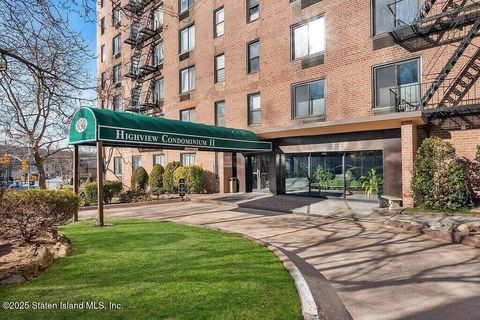 Photo of 850 Howard Avenue #3j, Staten Island, NY 10301 (MLS # 2502032)