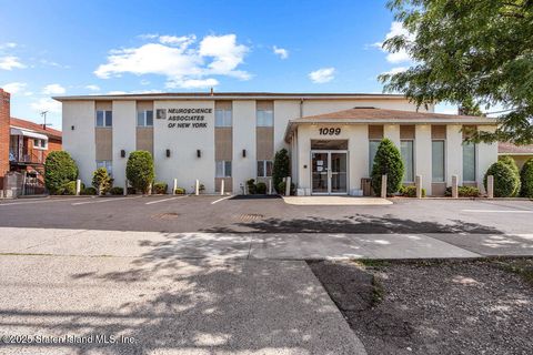 Photo of 1099 Targee Street, Staten Island, NY 10304 (MLS # 2507071)