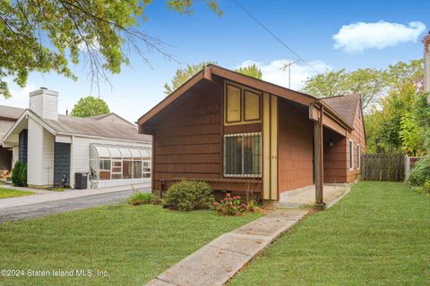 Photo of 1154 Arthur Kill Road, Staten Island, NY 10312 (MLS # 2405462)