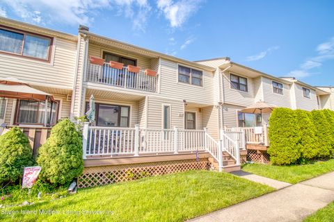 Photo of 483 Willow Road E #2, Staten Island, NY 10314 (MLS # 1163787)