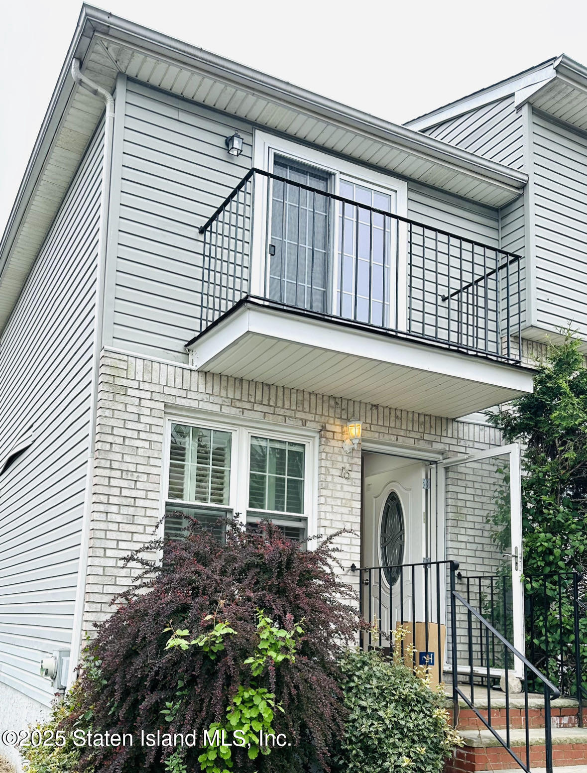 16 Sky Lane, Staten Island, New York image 2