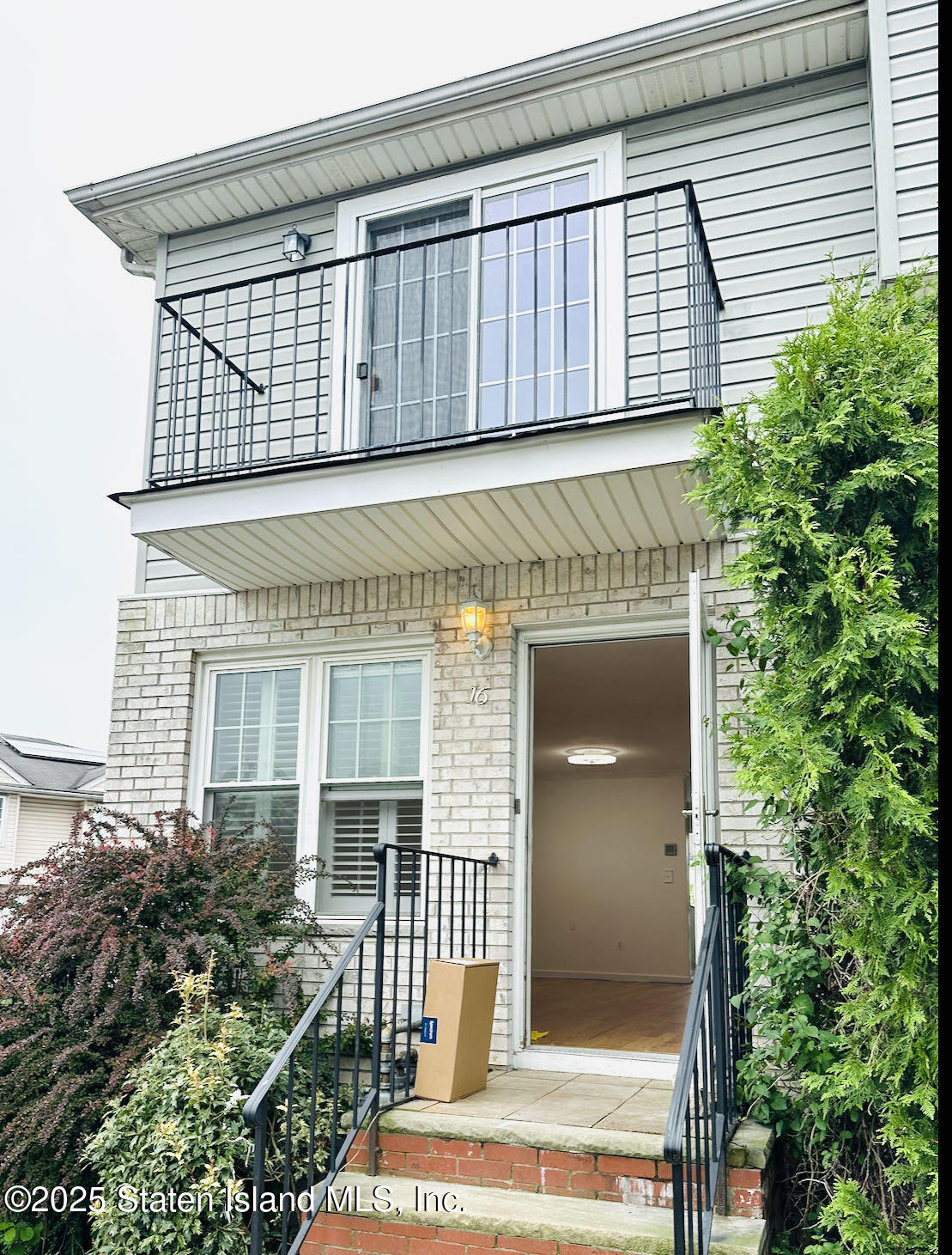 16 Sky Lane, Staten Island, New York image 1