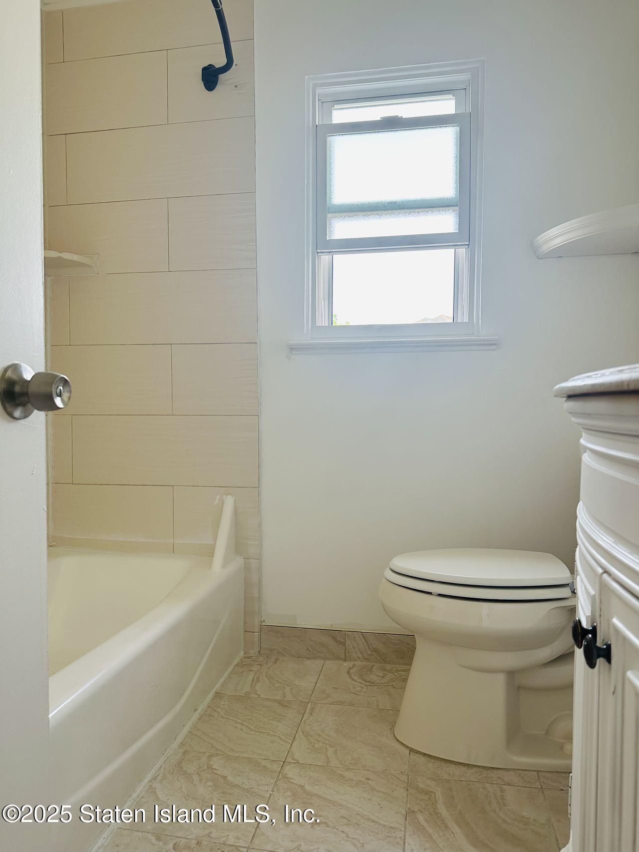 16 Sky Lane, Staten Island, New York image 7