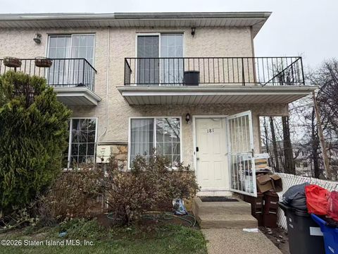 Photo of 181 Skyline Drive, Staten Island, NY 10304 (MLS # 2602032)