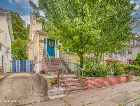 Photo of 73 Hartford Avenue, Staten Island, NY 10310 (MLS # 2402824)
