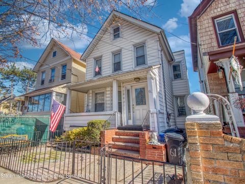 Photo of 61 Cortlandt Street, Staten Island, NY 10302 (MLS # 2401820)