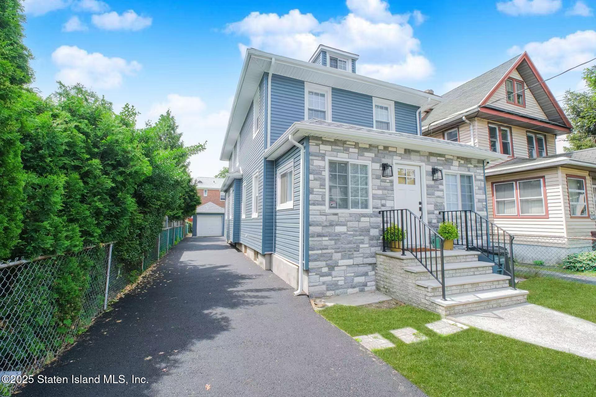 12 Livingston Court, Staten Island, New York image 3