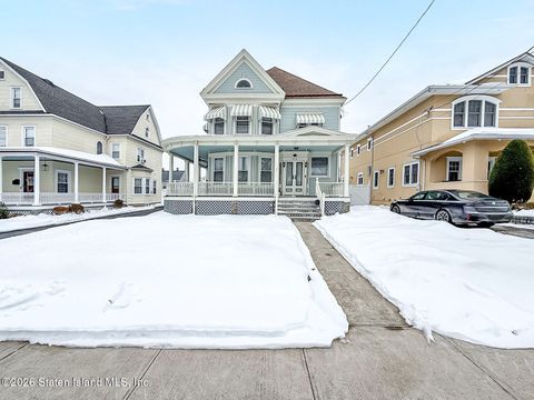 Photo of 213 Wood Avenue, Staten Island, NY 10307 (MLS # 2600630)
