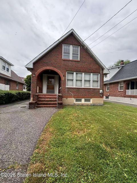 Photo of 119 Cedarview Avenue, Staten Island, NY 10306 (MLS # 2602890)