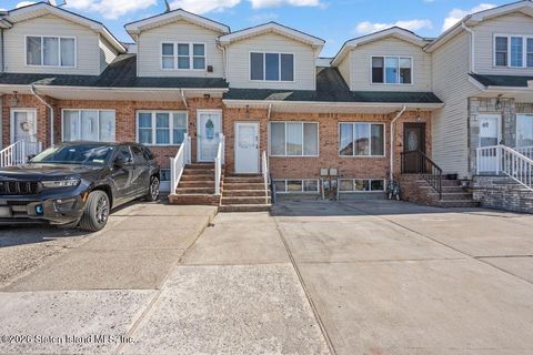 Photo of 63 Bogota Street, Staten Island, NY 10314 (MLS # 2601288)