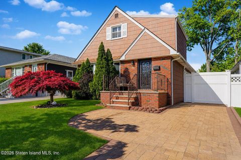 Photo of 259 Seidman Avenue, Staten Island, NY 10312 (MLS # 2602675)