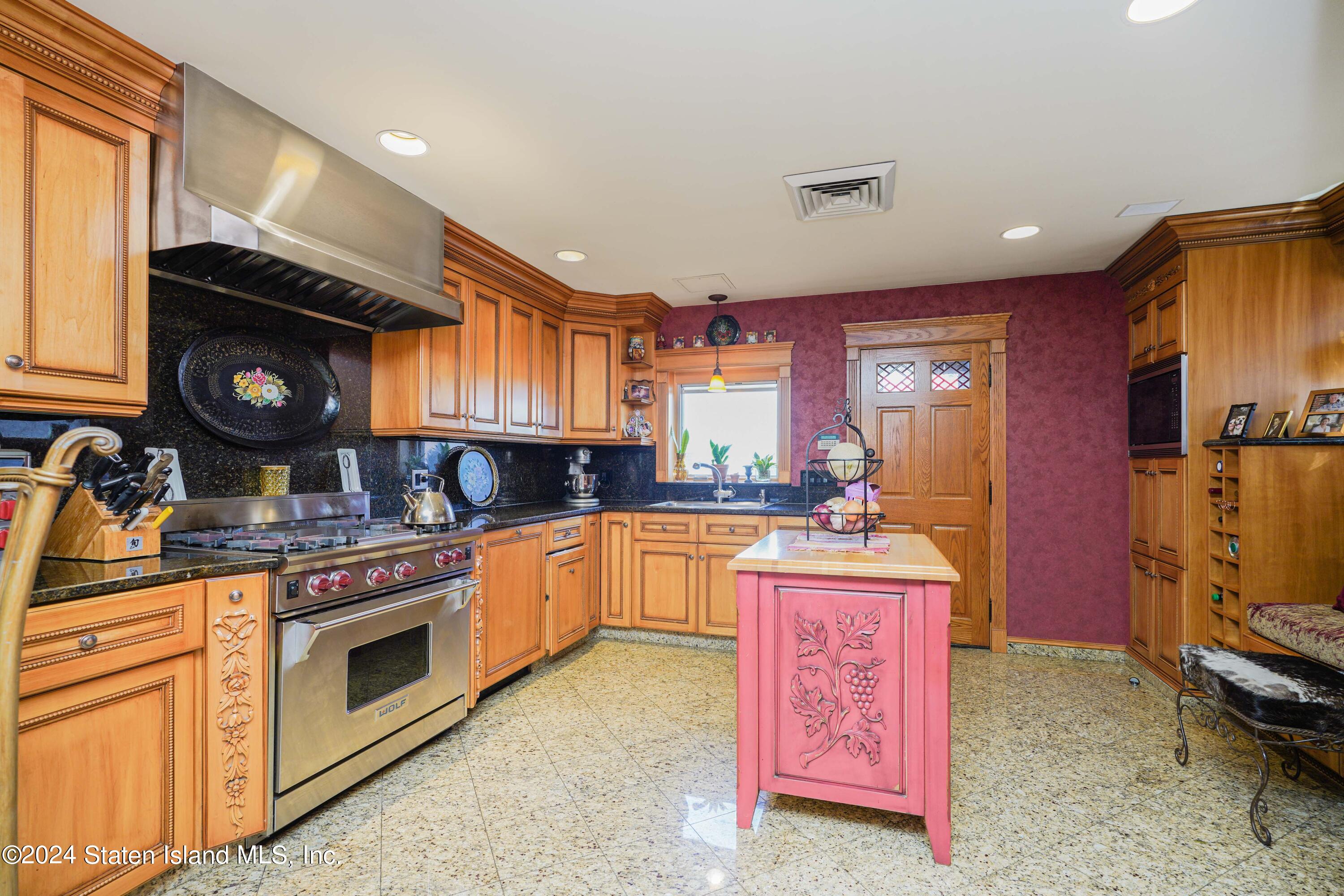 59-25 69th Lane, Maspeth, New York image 5