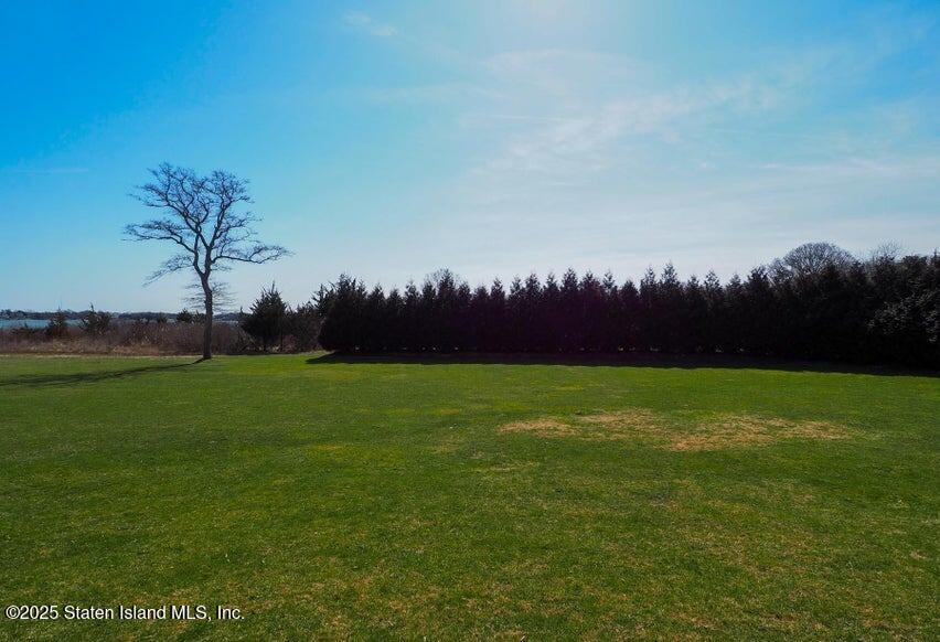 61 W Tiana Road, Hampton Bays, New York image 28
