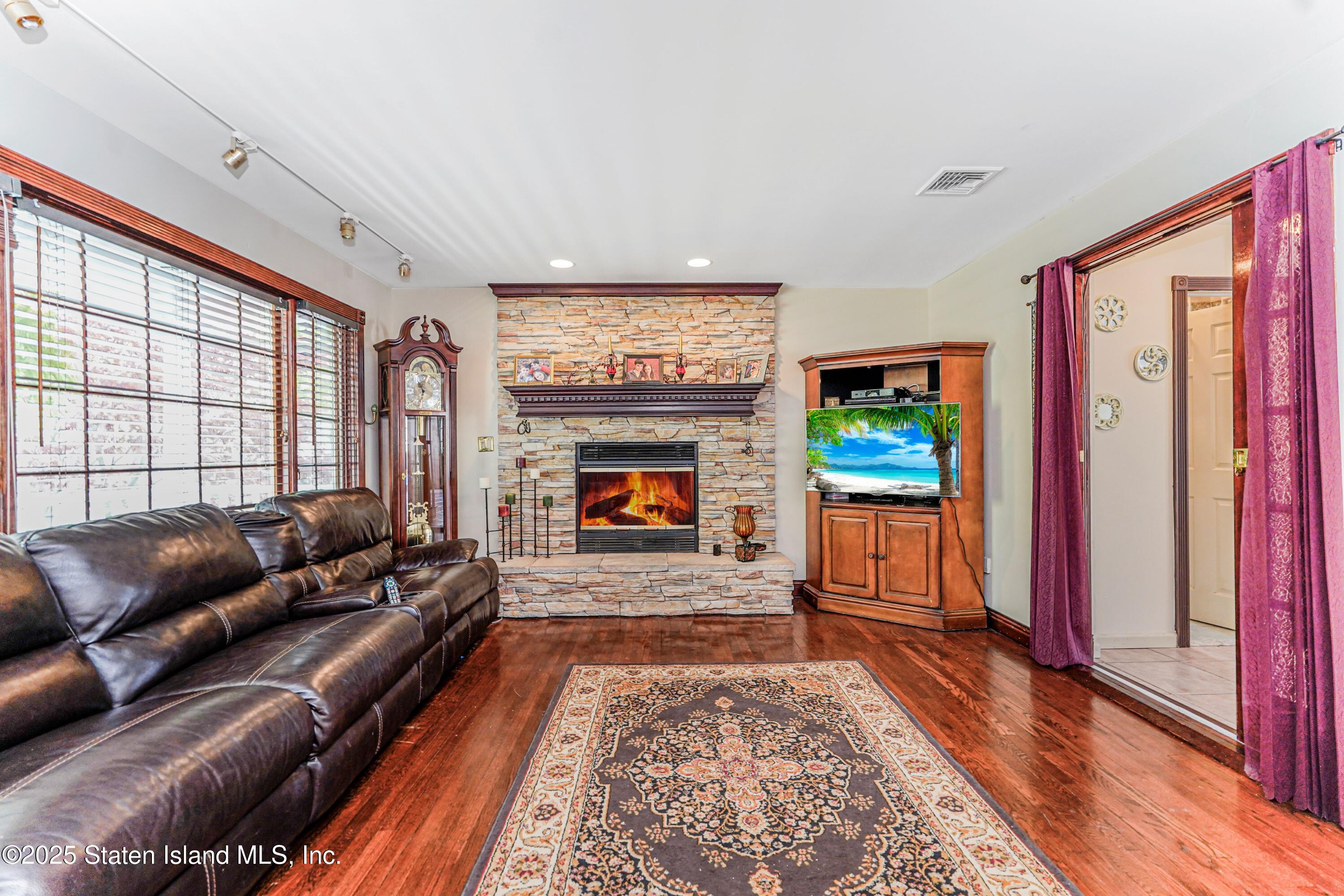 91 Allison Avenue, Staten Island, New York image 5