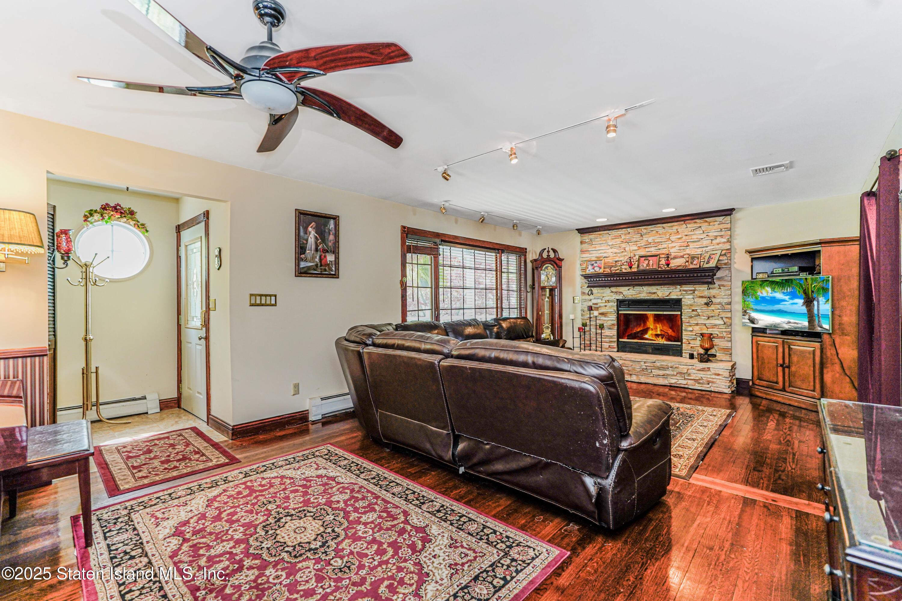 91 Allison Avenue, Staten Island, New York image 4