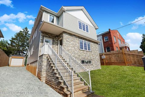 Photo of 287 Main Street, Staten Island, NY 10307 (MLS # 1160154)