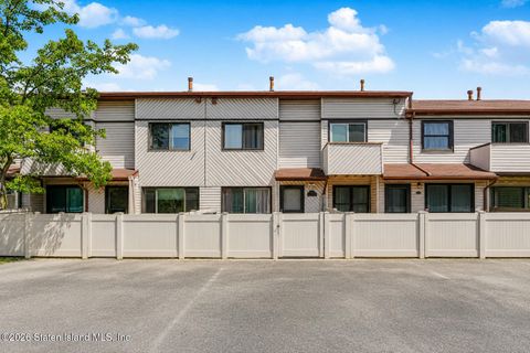 Photo of 492 Lisk Avenue #A, Staten Island, NY 10303 (MLS # 2602771)