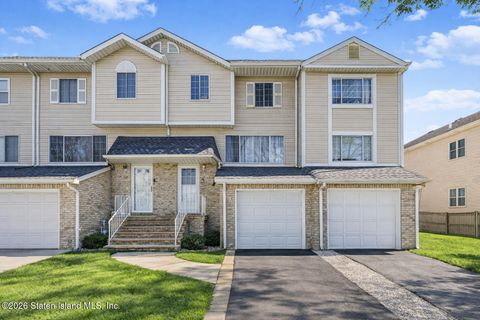 Photo of 107 Cardiff Street, Staten Island, NY 10312 (MLS # 2601140)