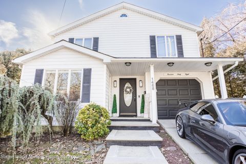 Photo of 1468 Arden Avenue, Staten Island, NY 10312 (MLS # 1160039)