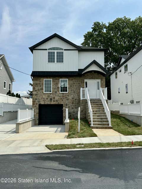 Homes For Sale - 685 Oakland Avenue<br/> Staten Island, NY 10310