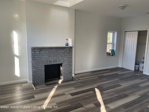 Photo of 677 Bay Street #1, Staten Island, NY 10304 (MLS # 1159034)
