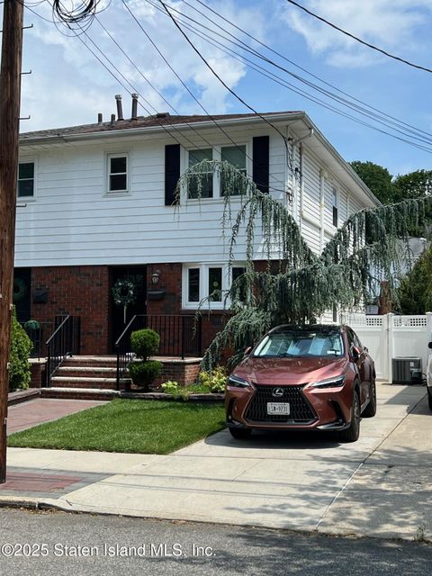 Photo of 87 Vincent Avenue, Staten Island, NY 10306 (MLS # 2504951)