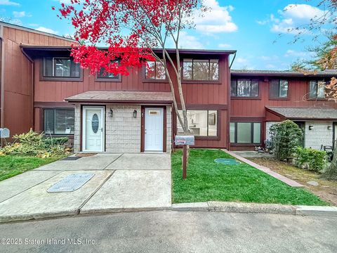 Photo of 67 Pierpont Place, Staten Island, NY 10314 (MLS # 2506638)