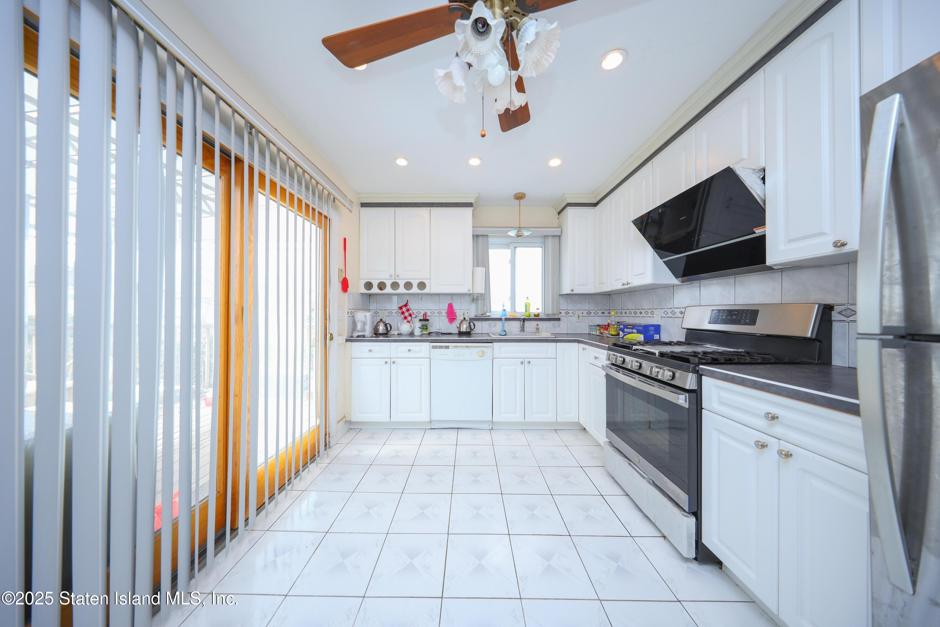 50 Slater Boulevard, Staten Island, New York image 21