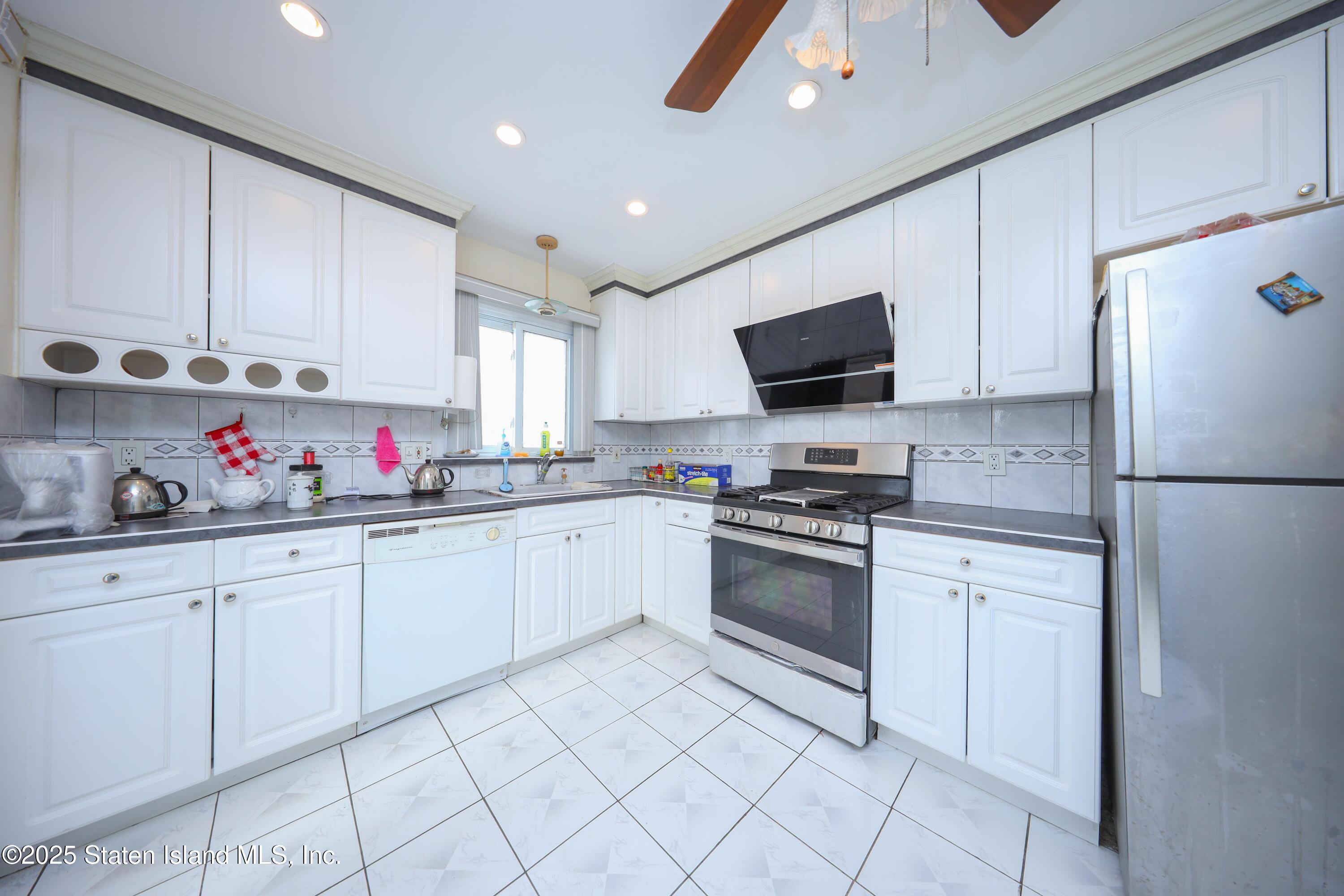 50 Slater Boulevard, Staten Island, New York image 14